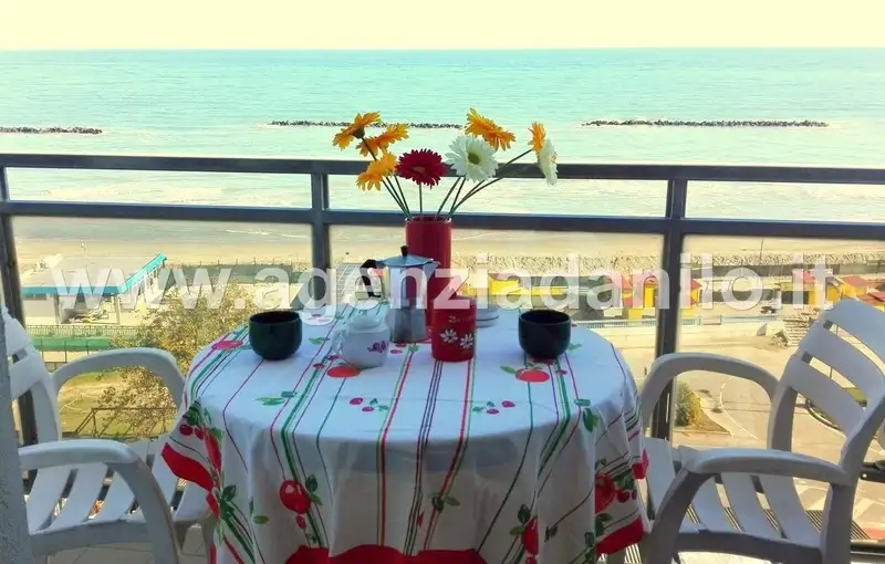 Il balcone vista mare-Agenzia Danilo-affitti estivi