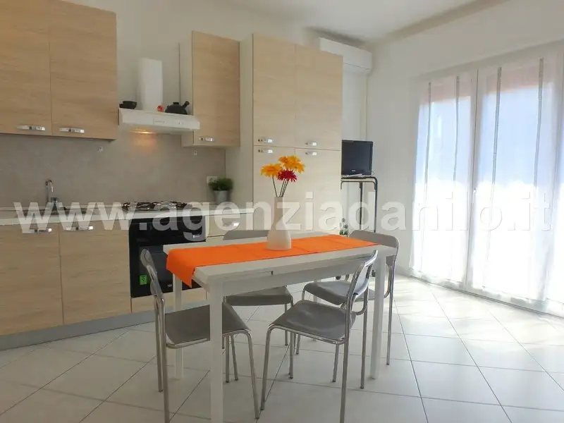La cucina a vista - casa vacanza - affitti - Agenzia Danilo