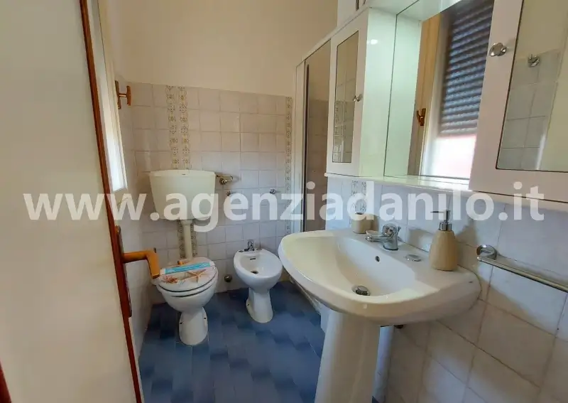 Il bagno con box doccia